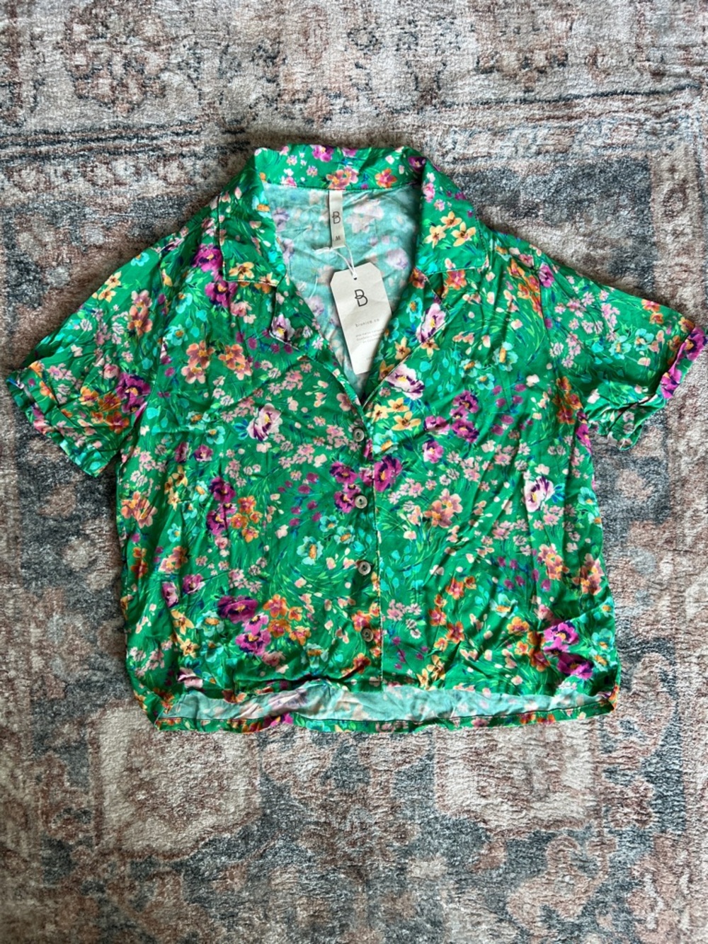 Bionica Kelly Green Floral Button-Front Crop Shirt